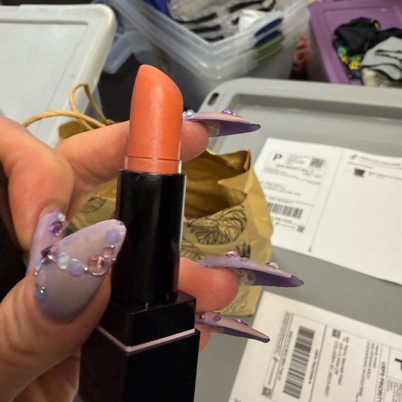 Victoria secret lip stick - Picture 8 of 8